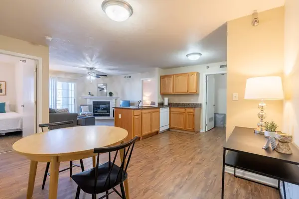 Photo 1 - No Stairs Gym Pool Fast Wifi More