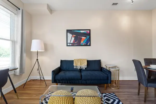 Photo 1 - Walk Score 91 Balcony Near King ST Fast Wifi