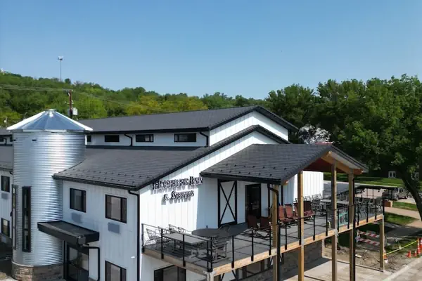 Photo 1 - Hamburg Inn & Suites