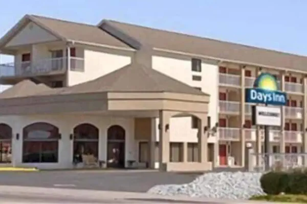 Photo 1 - Days Inn by Wyndham Apple Valley Pigeon Forge/Sevierville