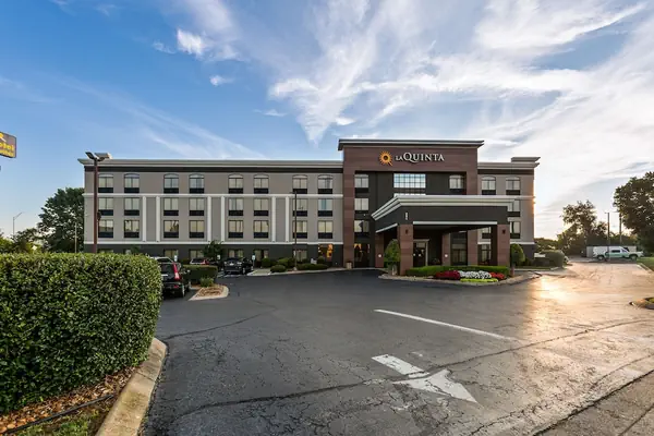 Photo 1 - La Quinta Inn & Suites by Wyndham Clarksville