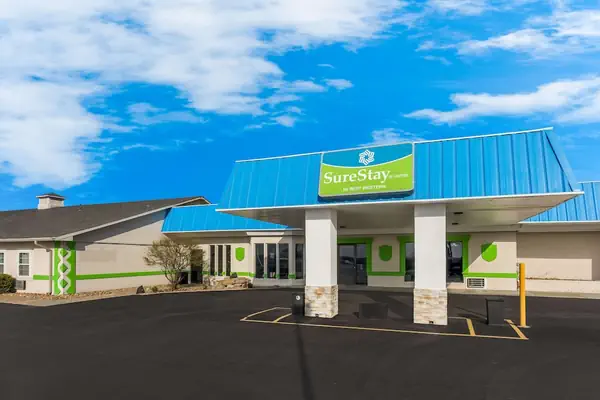 Photo 1 - SureStay Hotel by Best Western Higginsville