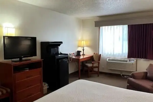 Photo 1 - Serena Inn & Suites - Sundance