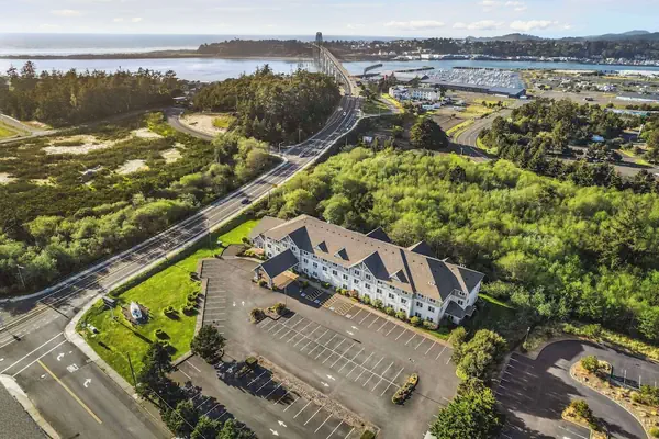 Photo 1 - La Quinta Inn & Suites by Wyndham Newport