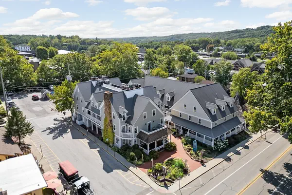 Photo 1 - Artists Colony Inn