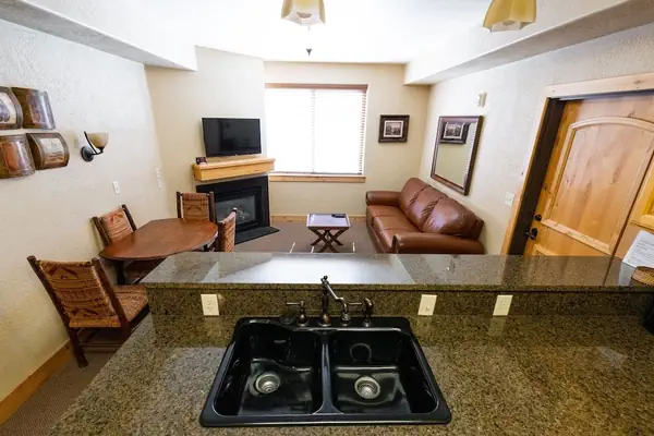Photo 1 - Silverado Lodge - 1 BR Suite, King Bed & Pool View by RedAwning