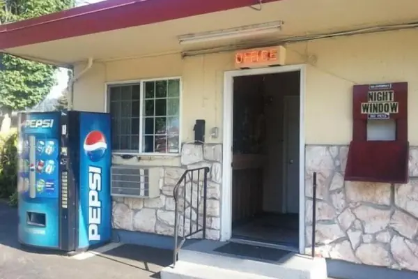 Photo 1 - Aaron Motel