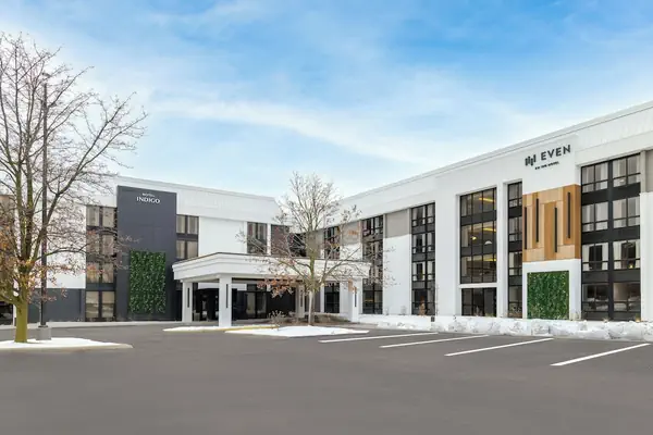 Photo 1 - EVEN Hotel Detroit North - Troy