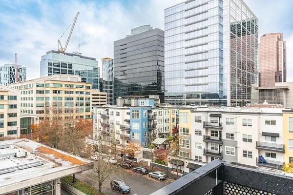 Photo 1 - Sophari Downtown: Bellevue Apartments