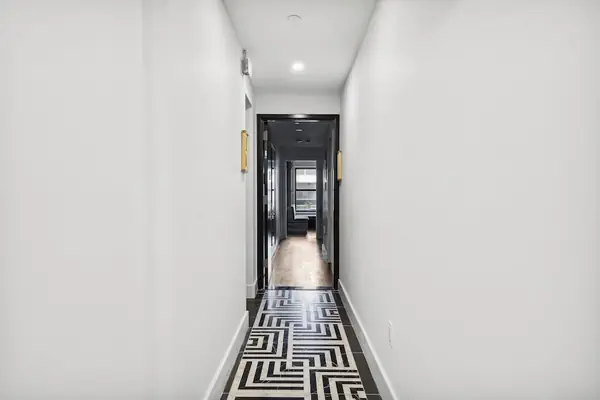 Photo 1 - Moof Hotel