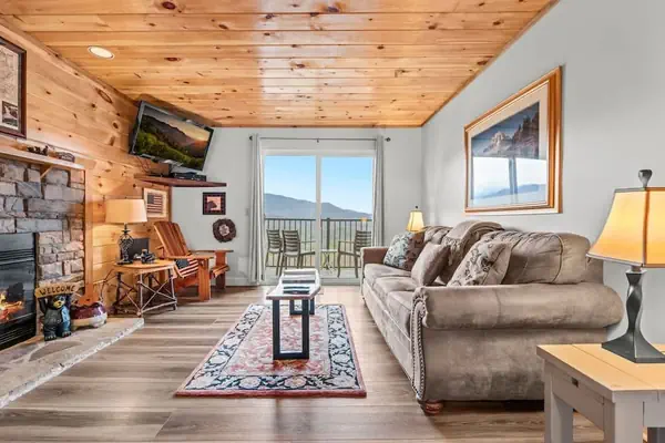 Photo 1 - Indoor Pool Sleeps 7 Mountain Views Playground