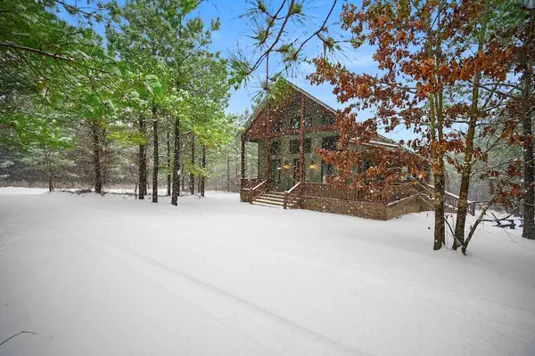 Photo 1 - Quiet/private Cabin - Couples/family - Ideal Location