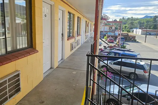 Photo 1 - Camaray Motel