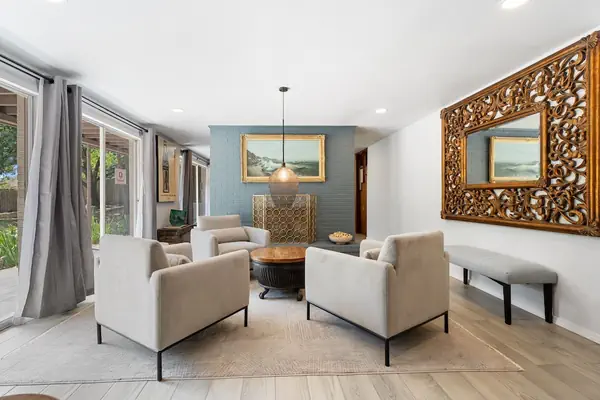 Photo 1 - 5BR Relaxation Haven Hot Tub Pool Table Fun M