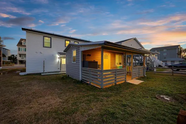 Photo 1 - Elvi s Beach Bungalow