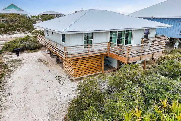 Photo 1 - Beautiful Views Easy Beach & Bay Access