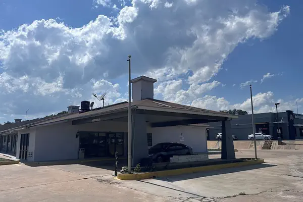 Photo 1 - Sunset Inn