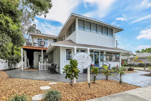 Photo 1 - Hibiscus House Bed Breakfast Inn Parrot Room