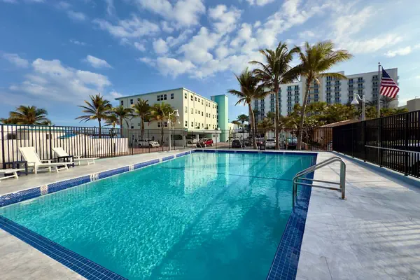 Photo 1 - Beach Lover s Studio Apartment in Hollywood FL
