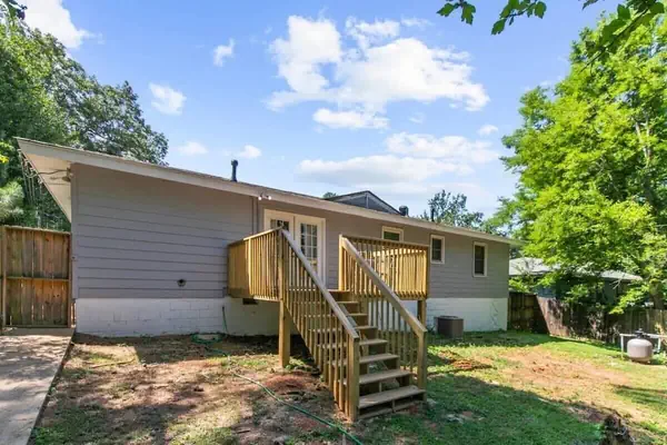 Photo 1 - Park Drive Picturesque