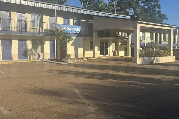 Photo 1 - Motel 6 – Mccomb, Ms