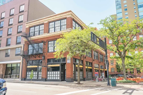 Photo 1 - The 333 Suites 301 - Suite for 6