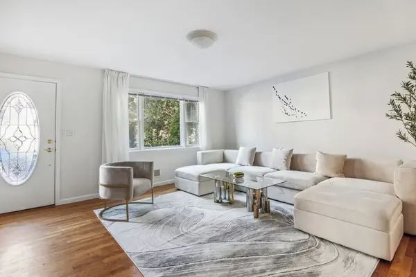Photo 1 - Luxury NYC Home Game Room Free Parking