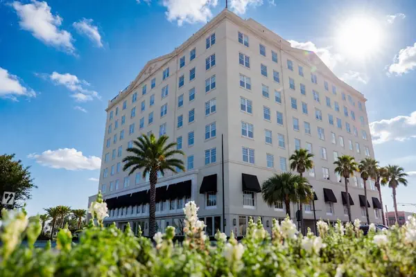 Photo 1 - The Markham Hotel