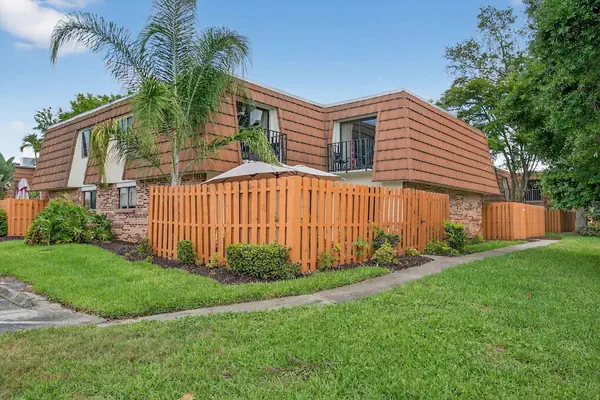 Photo 1 - Bright & Cozy Townhome · Pool & Near Downtown