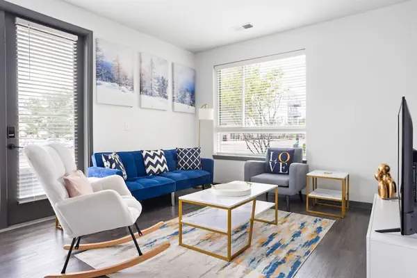 Photo 1 - Bright & Cozy 2BR Retreat W/parking Broad Ripple