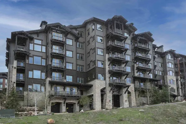 Photo 1 - Ski-in/ski-out 1br Retreat + Hot Tub 1 Bedroom Condo