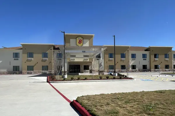 Photo 1 - Super 8 By Wyndham Baytown
