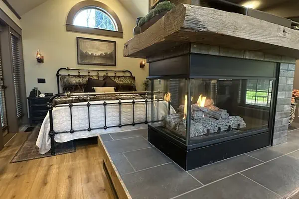 Photo 1 - Luxury Gold Miner Cottage Walk to Britt