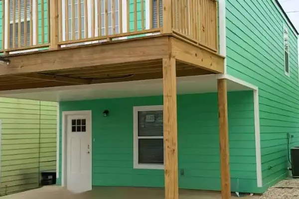 Photo 1 - The Royal Inn