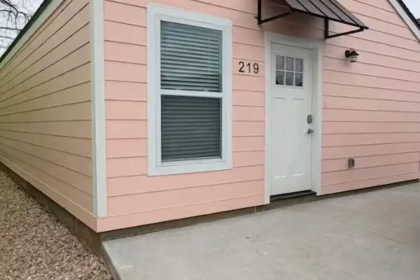 Photo 1 - Poydras Inn