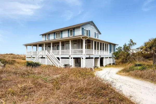 Photo 1 - Indigo Pelican Indigo Pelican 5 Bedroom Holiday Home By Bald Head Island
