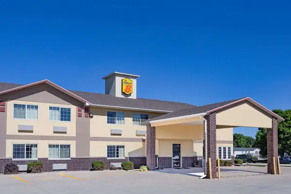 Photo 1 - Emmetsburg Hotel and Suites