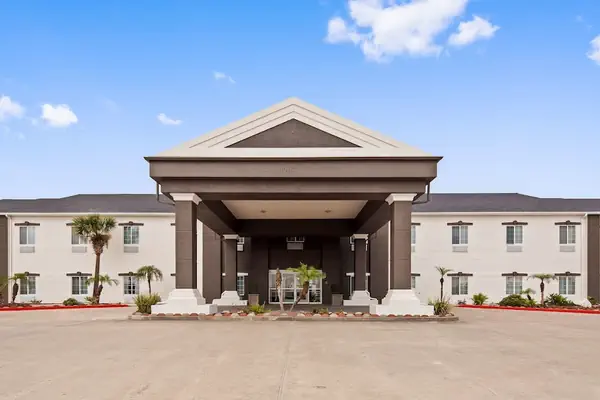 Photo 1 - Best Western Refugio Inn