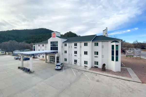 Photo 1 - Econo Lodge Hot Springs South