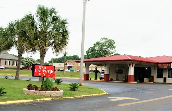 Photo 1 - Red Carpet Inn