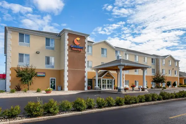 Photo 1 - Comfort Suites Escanaba West