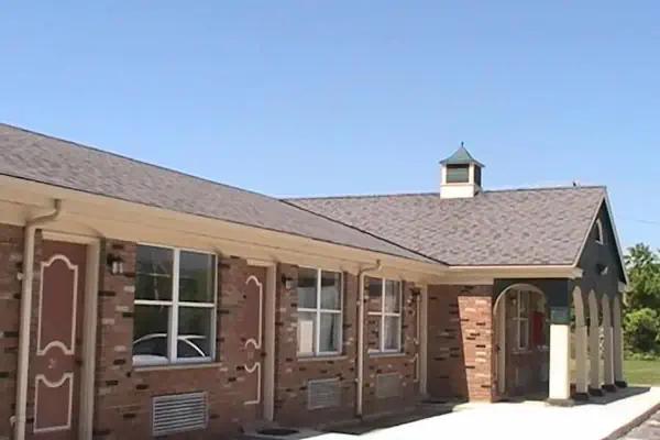 Photo 1 - Hometown Inn Galion