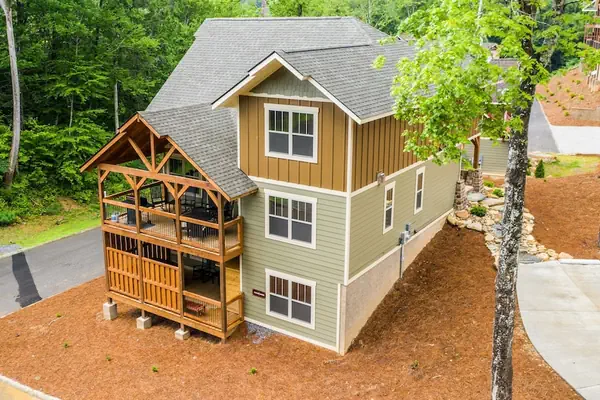 Photo 1 - Serene Oasis - Four Bedroom Chalet