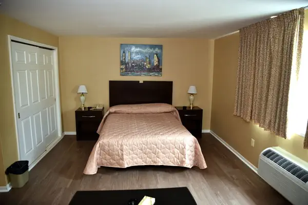 Photo 1 - Swan Motel