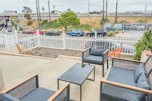 Photo 1 - Private vacation home with free parking!