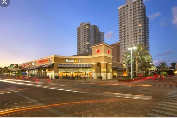 Photo 1 - Amazing Apartment,hallandale Beach, Walk to Ocean!