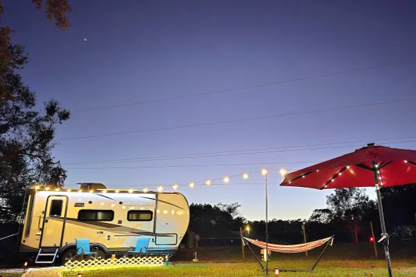 Photo 1 - Romantic Getaway under the stars near Davenport