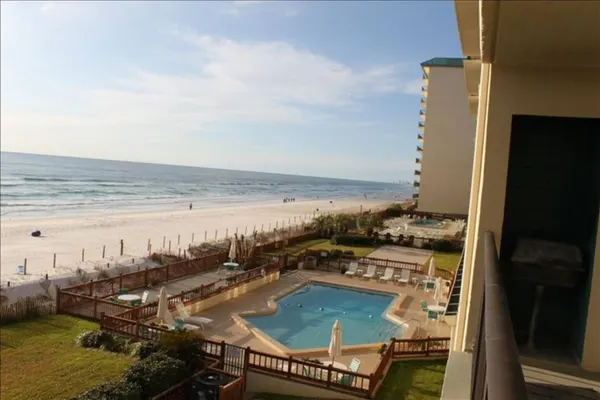Photo 1 - Beachfront | Pool | Gym | Sleeps 6 | Central PCB