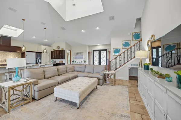 Photo 1 - Peaceful 4BR Getaway w/ Pool & BBQ