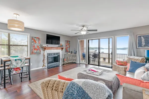 Photo 1 - Tranquil Retreat: Pool & Lake